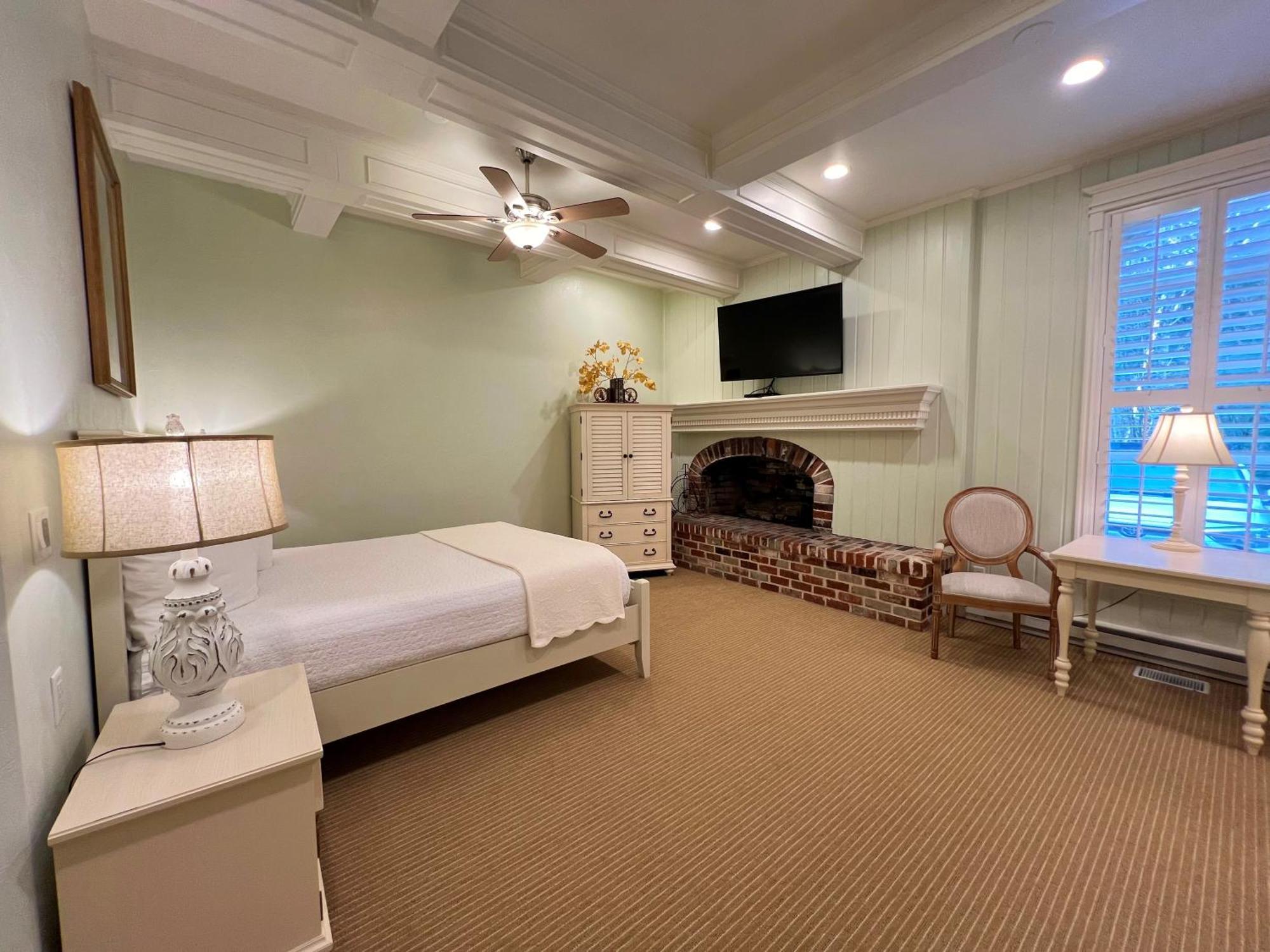 Best Western Grandma's Feather Bed Mendenhaven Exterior foto